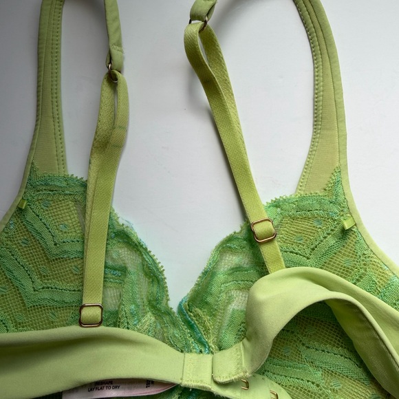 Victoria's Secret 34C Bright Colors set of 5 Push-Up Bras, Flawed - Picture 8 of 16